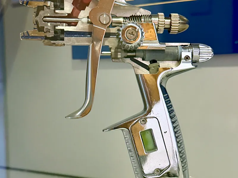 Spray guns & accessories
